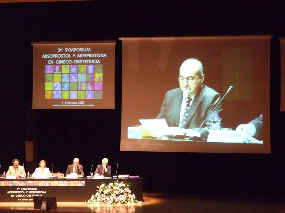 Dr. Josep Carbonell hablando en el congreso